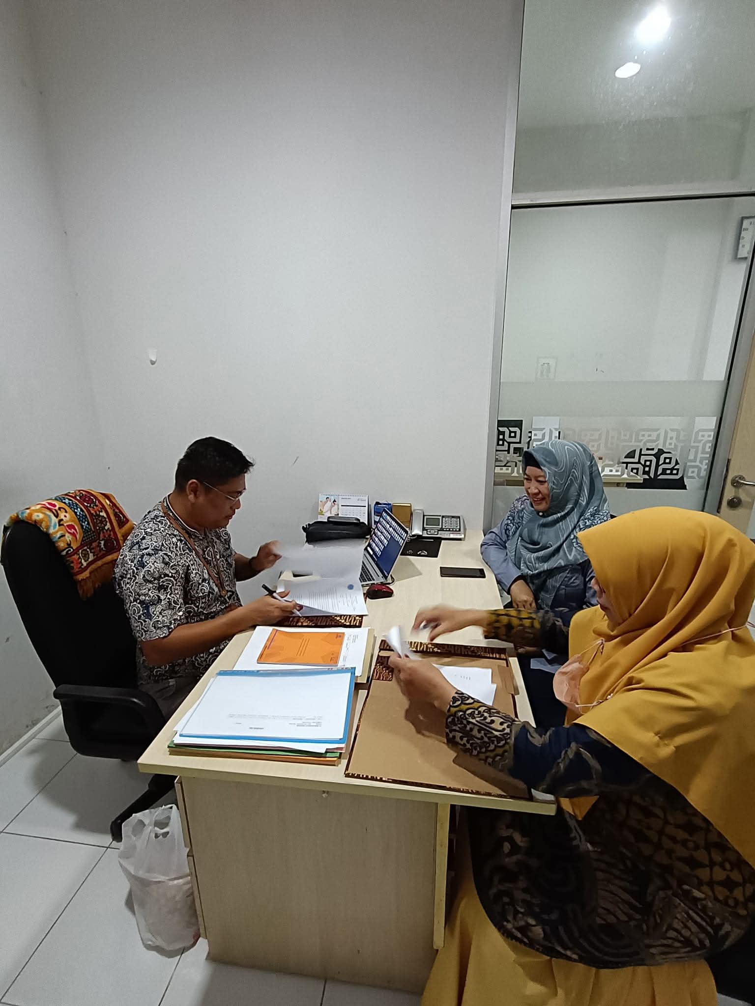 Penandatanganan MoU antara Bank Muamalat Cabang Baubau dengan Fakultas Ekonomi Universitas Dayanu Ikhsanuddin.