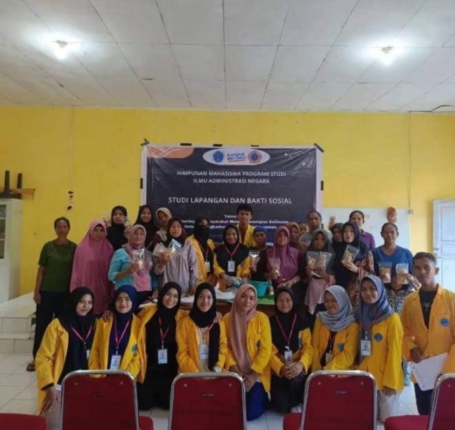 MAHASISWA HMPS ILMU ADMINISTRASI NEGARA GELAR BAKTI SOSIAL DI DESA BURANGASI RUMBIA