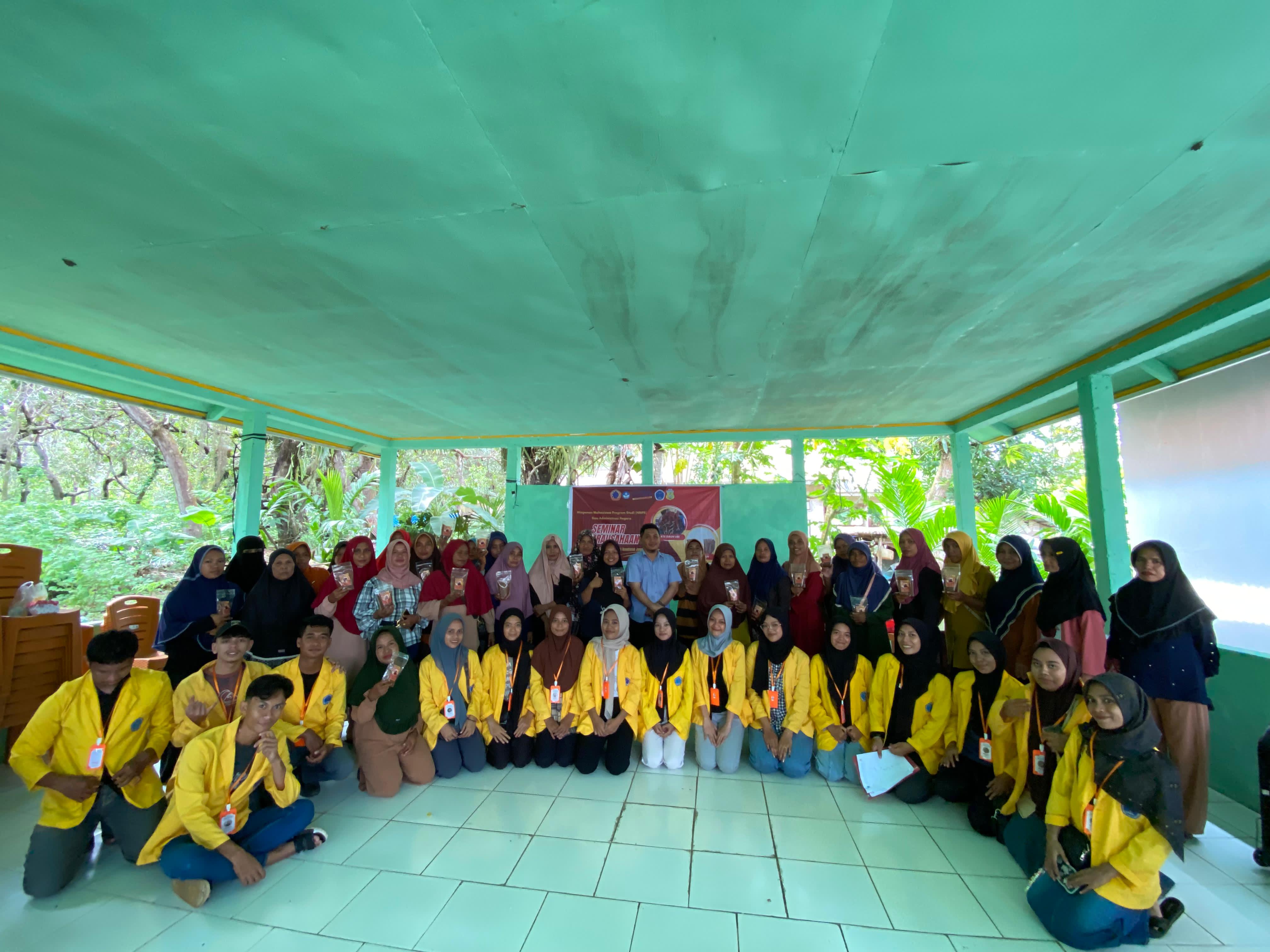 HMPS Ilmu Administrasi Negara FISIP Unidayan Gelar Sosialisasi Kewirausahaan di Lasalimu Selatan