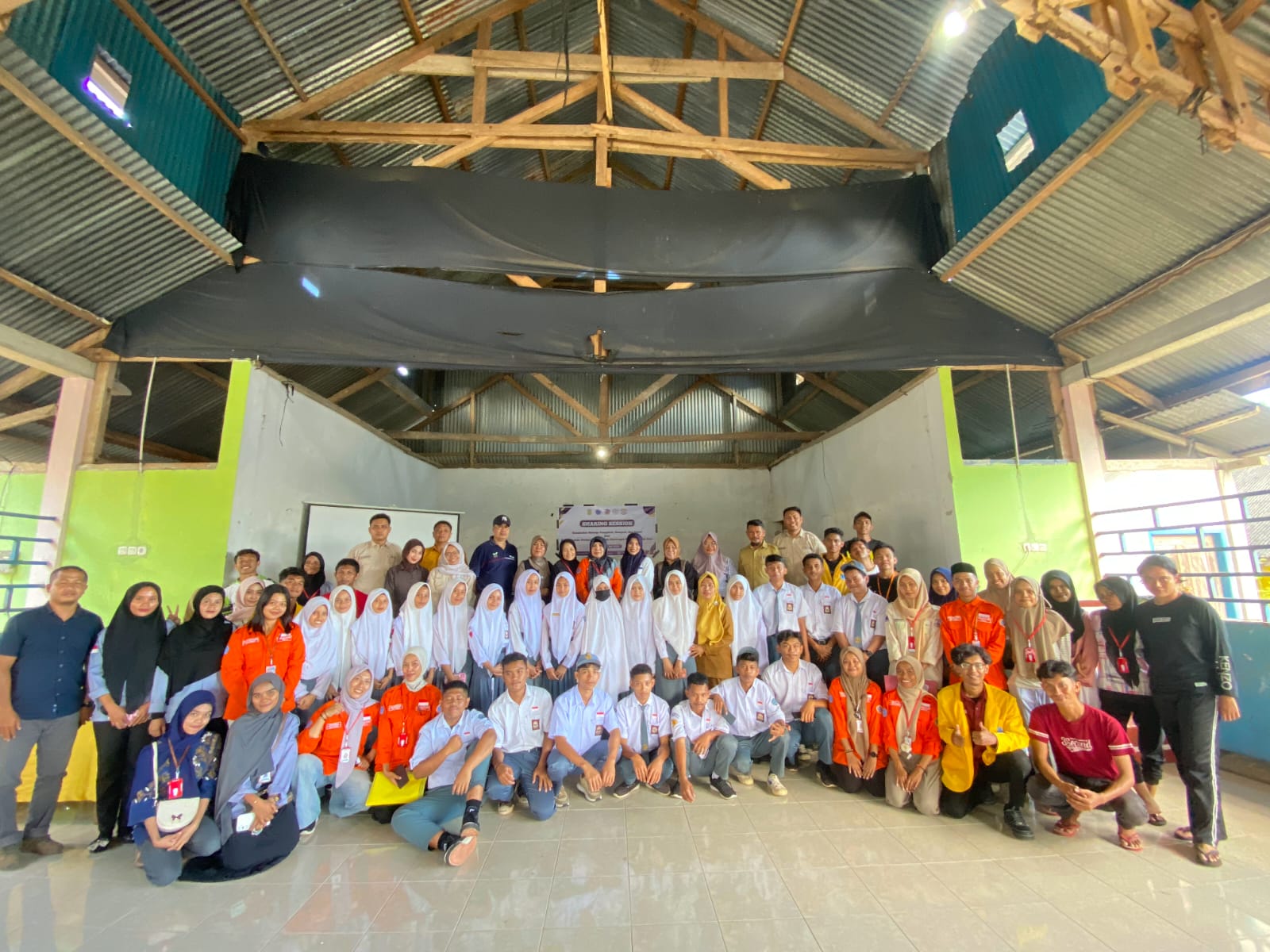 Mahasiswa Bakti Sosial Adakan Sharing Sessions Pencegahan Kenakalan Remaja di Matanauwe