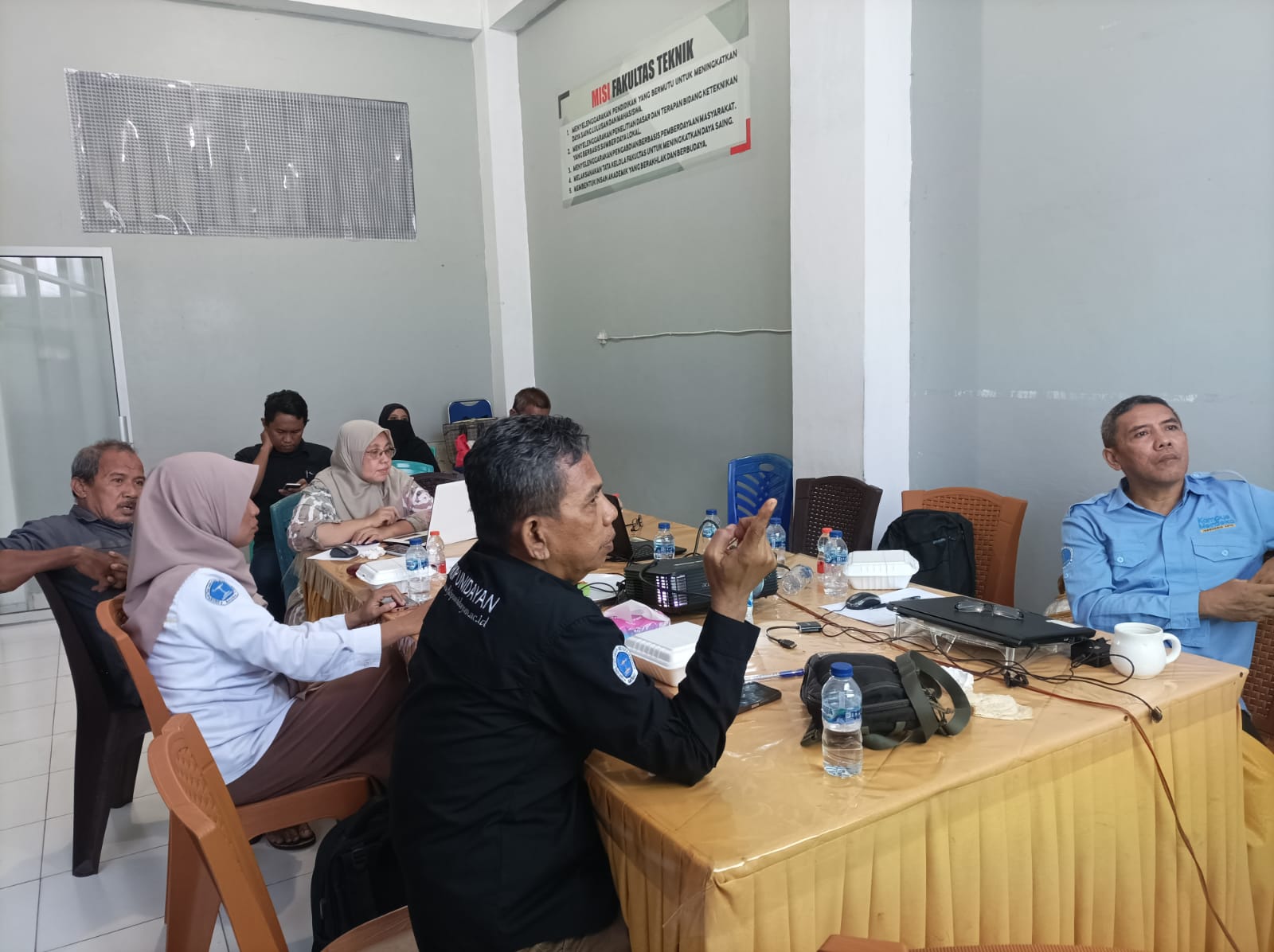 RAPAT SINKRONISASI PERSIAPAN AKREDITASI PROGRAM STUDI FAKULTAS TEKNIK TAHUN 2025