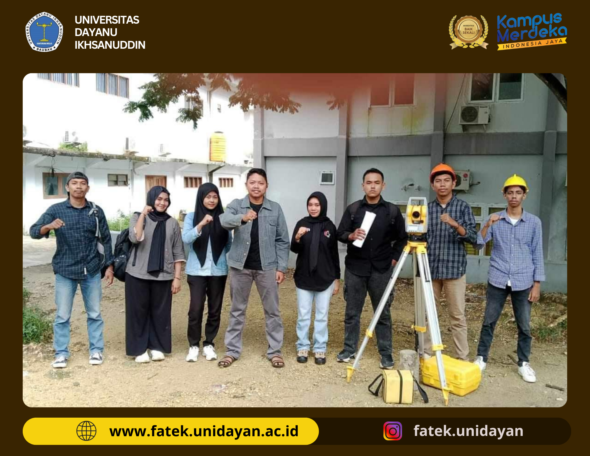 PRAKTIKUM PERPETAAN DI LAKUKAN OLEH MAHASISWA TEKNIK PERTAMBANGAN DI PELATARAN HALAMAN KAMPUS UNIDAYAN