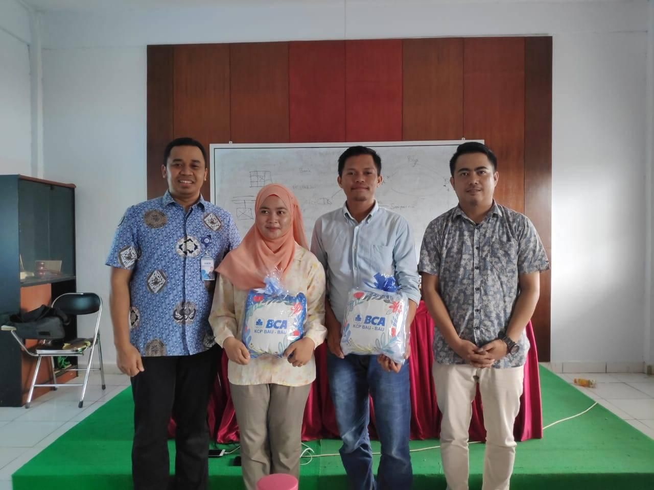 Memghadirkan Dosen Tamu Kepala Bank Mandiri Cabang Baubau