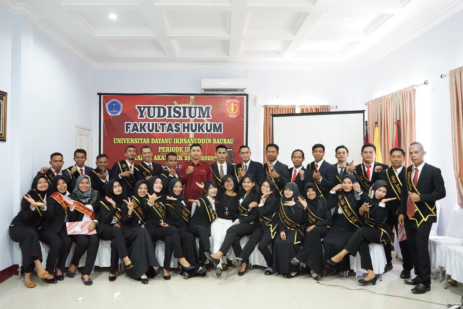 Yudisium Fakultas Hukum Unidayan Menggunakan 2 Bahasa Yanki Bahasa Indonesia dan Bahasa Inggris