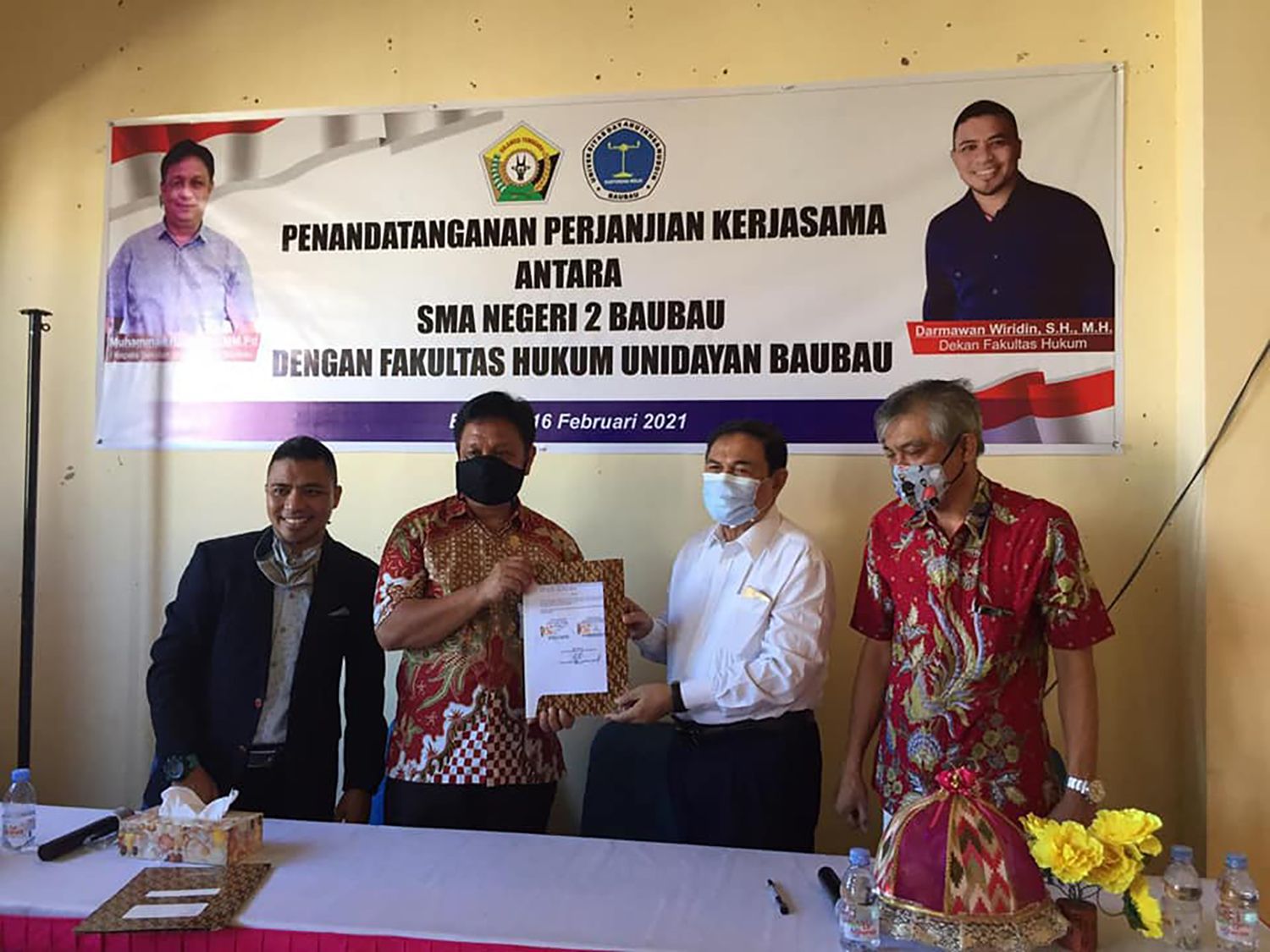 Penandatangan Perjanjian Kerjasama Antara SMAN 2 Baubau dengan Fakultas Hukum Universitas Dayanu Ikhsanuddin