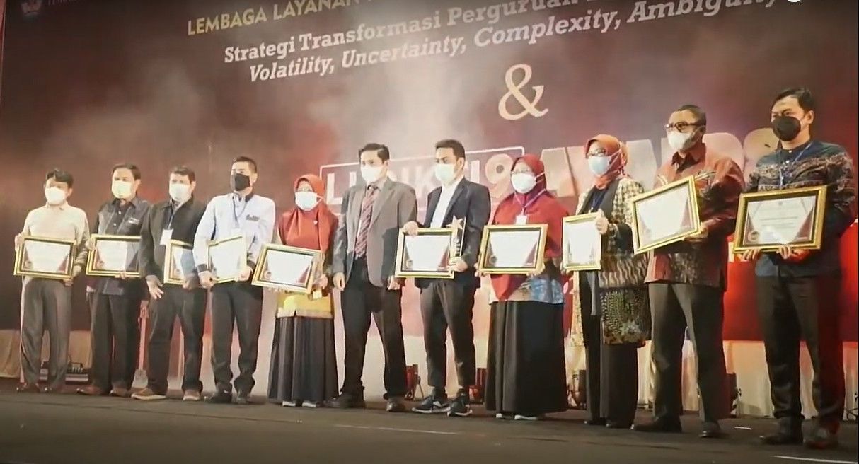 Rektor Unidayan Ir. Sjamsul Qamar, M.T., IPU., Menghadiri Acara Malam Apresiasi Kinerja Perguruan Tinggi Swasta LLDIKTI Wilayah IX Sultanbatara Tahun 2021