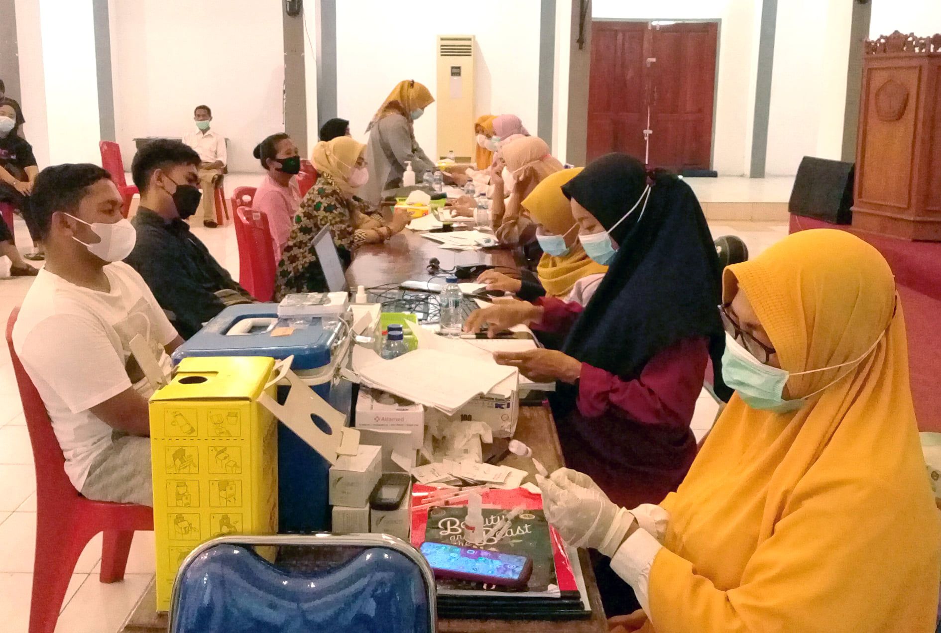 Pelaksanaan vaksinasi dalam rangka Wisuda Sarjana Universitas Dayanu Ikhsanuddin Periode II Tahun 2021