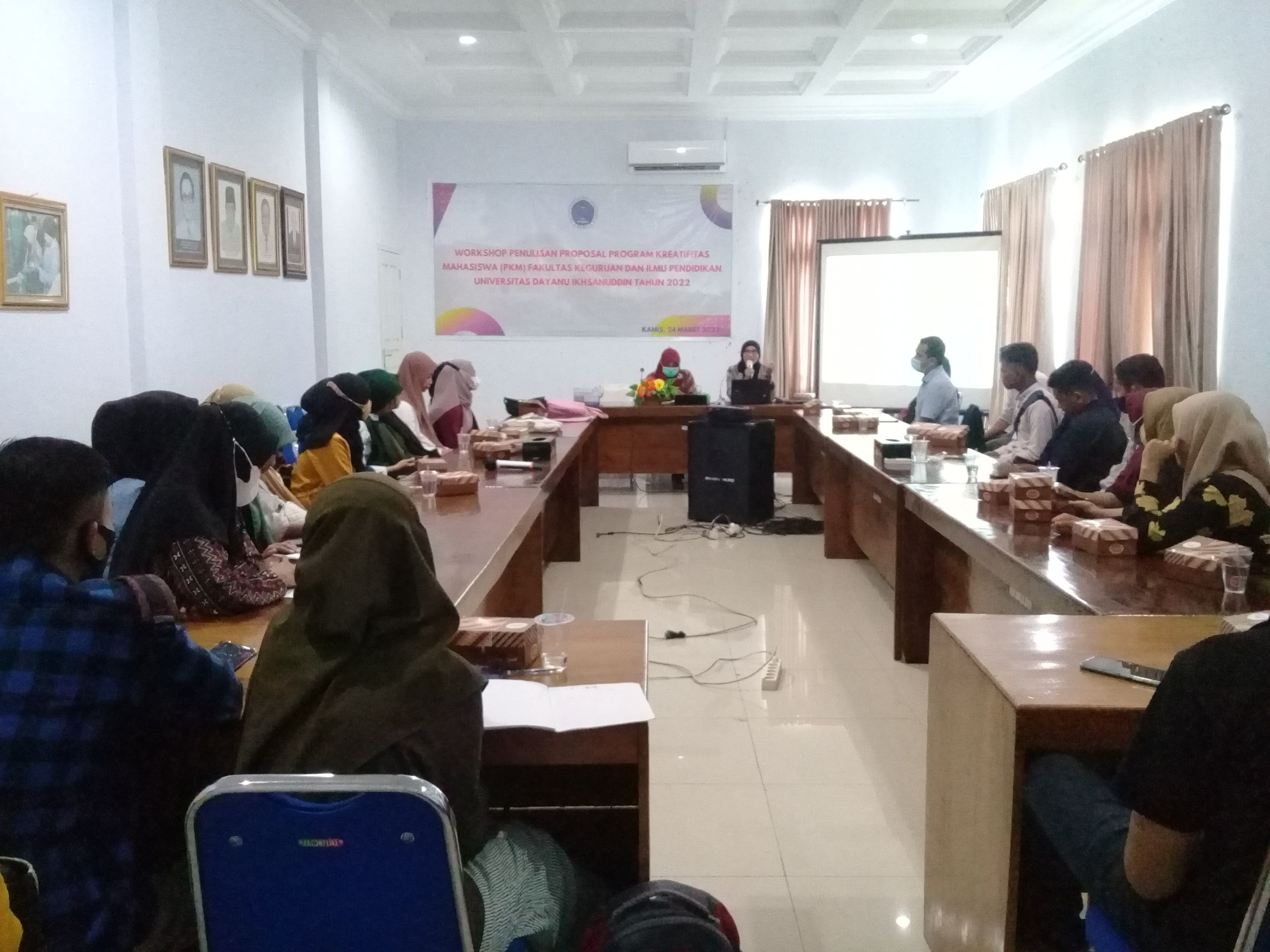 Workshop Penulisan Proposal Program Kreativitas Mahasiswa PKM Fakultas Keguruan Dan Ilmu Kependidikan Universitas Dayanu Ikhsanuddin Tahun 2022, Di Aula Ruang Rapat Rektorat Unidayan, Kamis 24 Maret 2022.