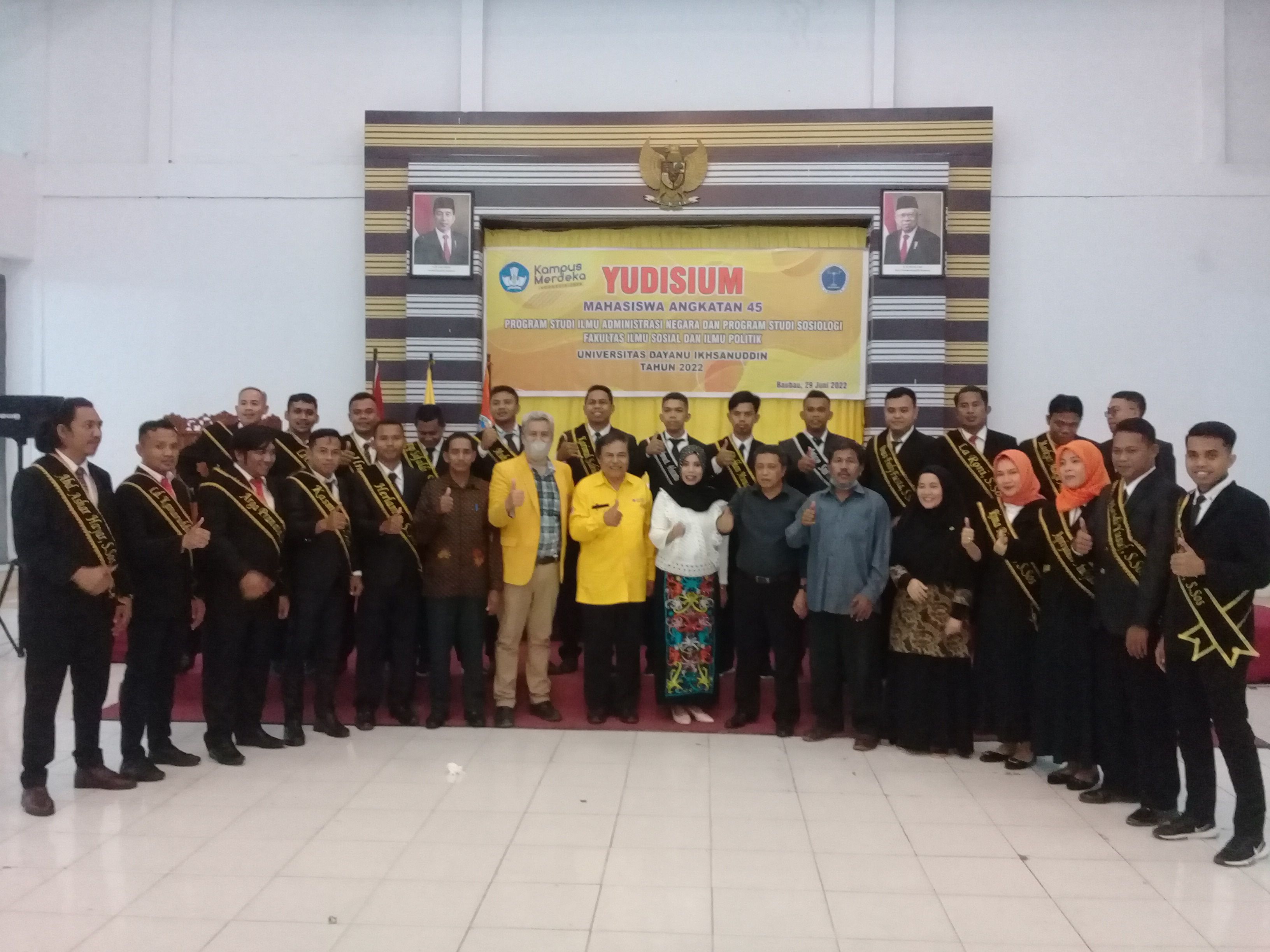 Yudisium Mahasiswa Angkatan 45 Program Studi Administrasi Negara Dan Program Studi Sosiologi, Fakultas Ilmu Sosial Dan Ilmu Politik Unidayan Tahun 2022, Hari Rabu 29 Juni 2022 Bertempat di Baruga La Ode Malim.