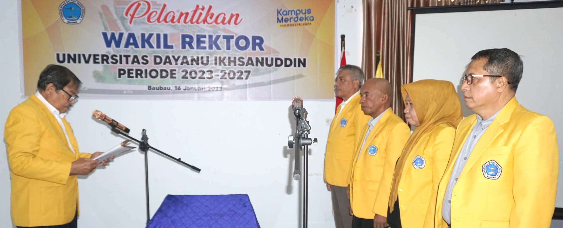 Pelantikan dan pengambilan sumpah jabatan Wakil Rektor Periode 2023 - 2027 bertempat di Aula Rektorat Unidayan, Senin, 16 Januari 2023