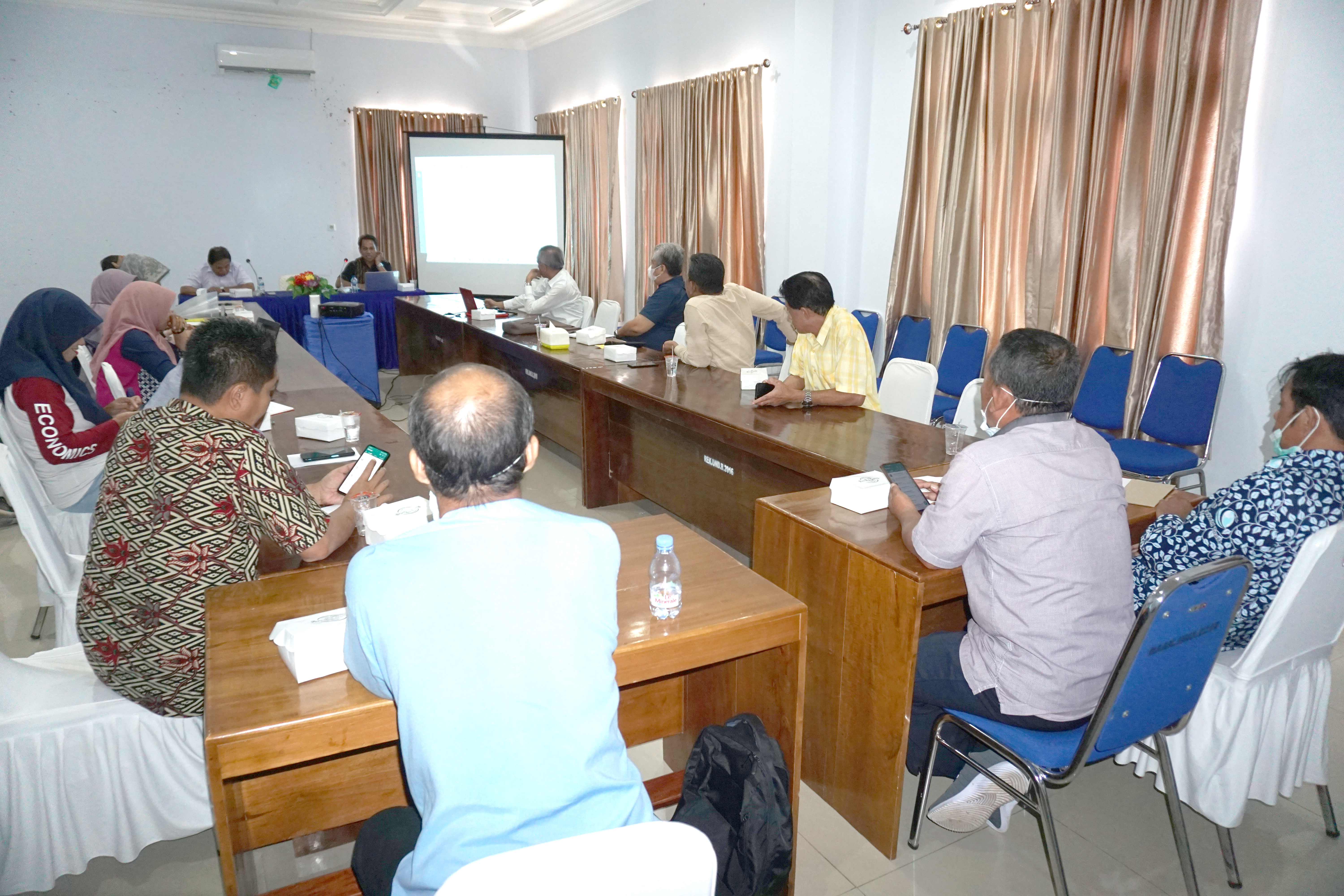 LP3MLK mengadakan Rapat untuk menindak lanjuti hasil akreditasi, hasil audit capaian kerja, kesesuaian produk, dan evaluasi penerapan sistem kehadiran pegawai