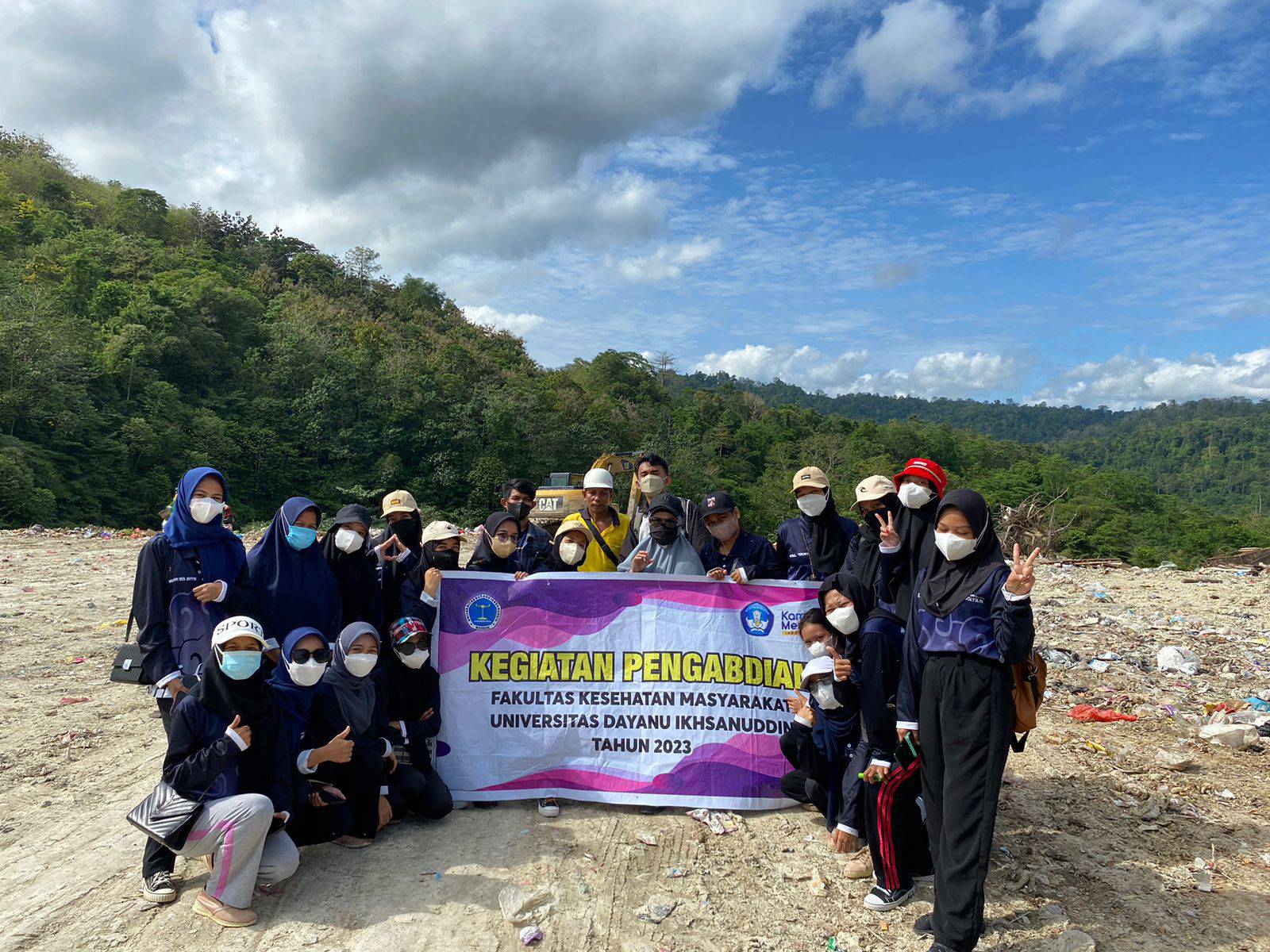 Fakultas Kesehatan Masyarakat Memberikan Kontribusi Positif bagi Lingkungan Melalui Kegiatan Pengabdian di TPA Wakonti.