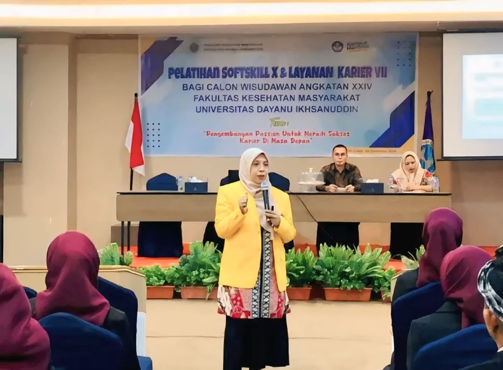 ALUMNI FKM UNIDAYAN DIBEKALI SOFT SKILL DAN LAYANAN KARIER UNTUK SIAP HADAPI DUNIA KERJA