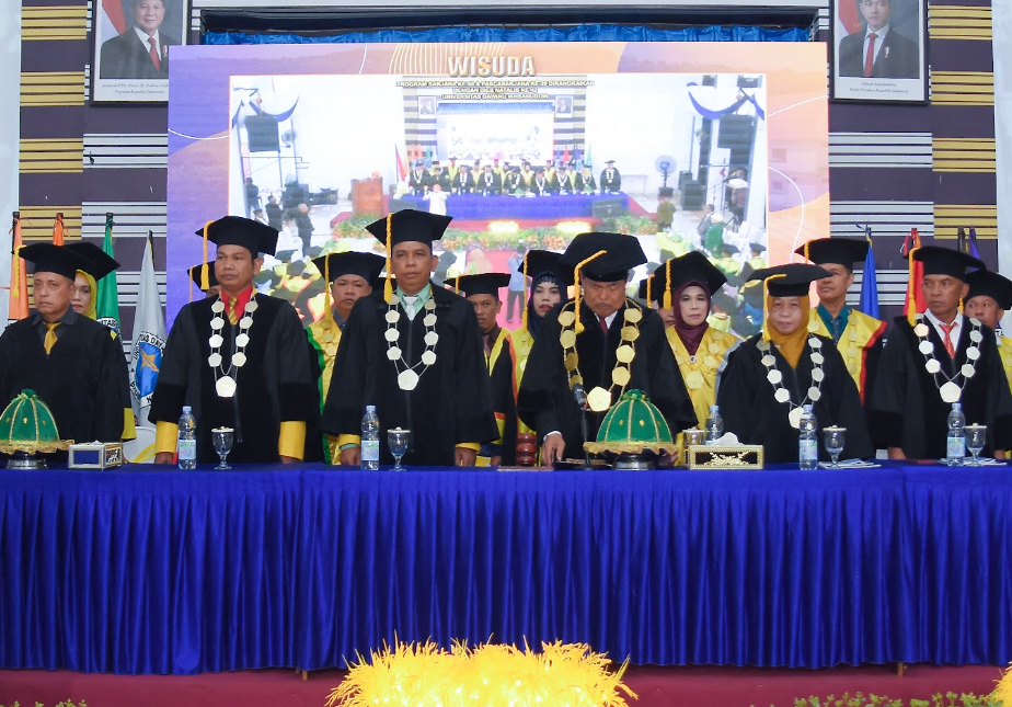 UNIDAYAN GELAR WISUDA SARJANA KE-50 DAN PASCASARJANA KE-29, LULUSKAN 417 MAHASISWA