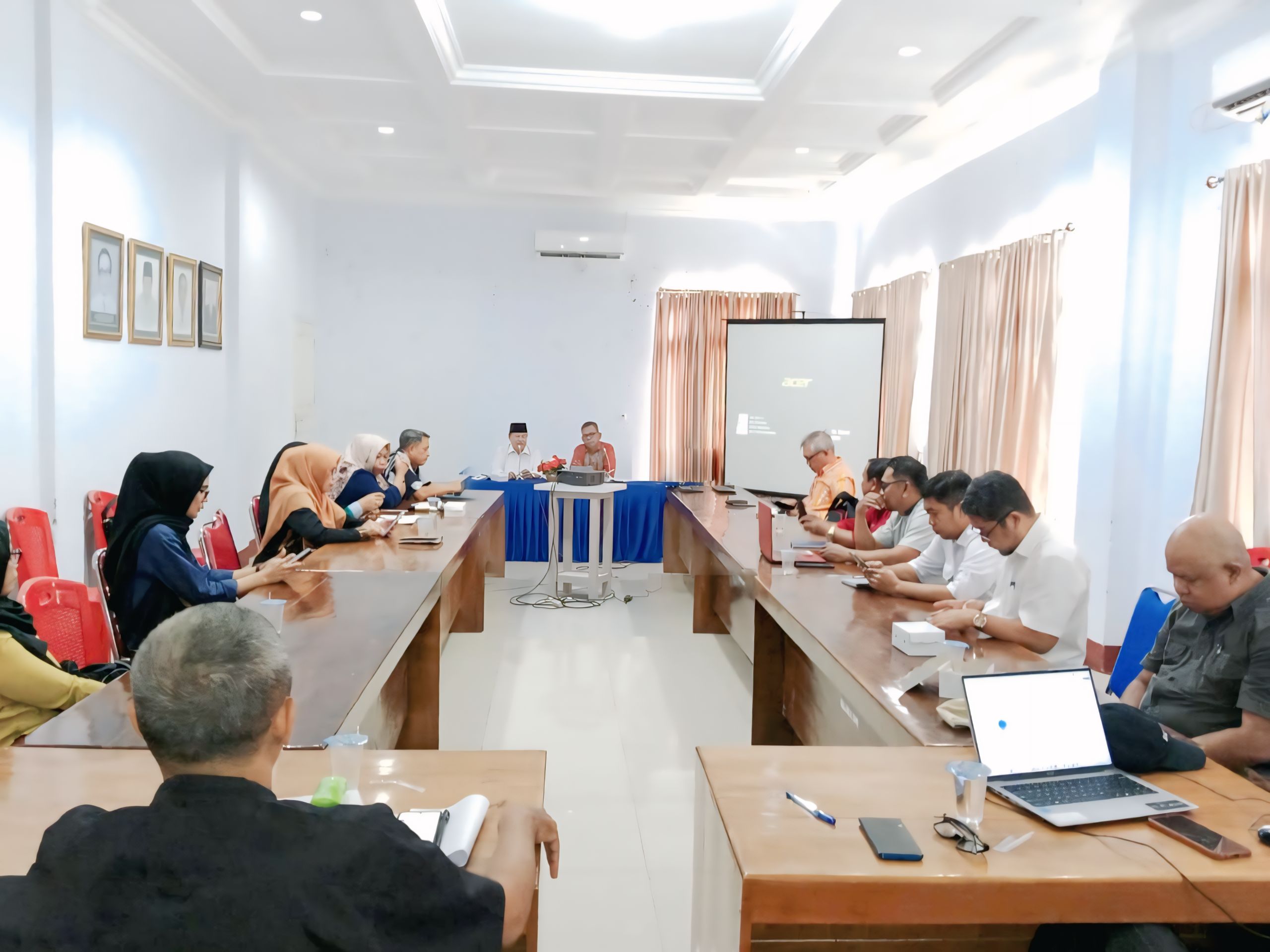 UNIDAYAN GELAR RAPAT KOORDINASI PIMPINAN BAHAS CAPAIAN AKADEMIK DAN PROGRAM STRATEGIS