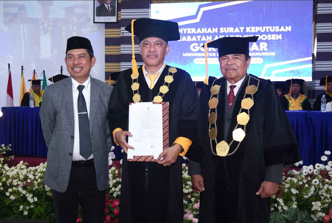 PROF. DR. ANDI TENRI MACHMUD RESMI TERIMA SK GURU BESAR DARI LLDIKTI WILAYAH IX